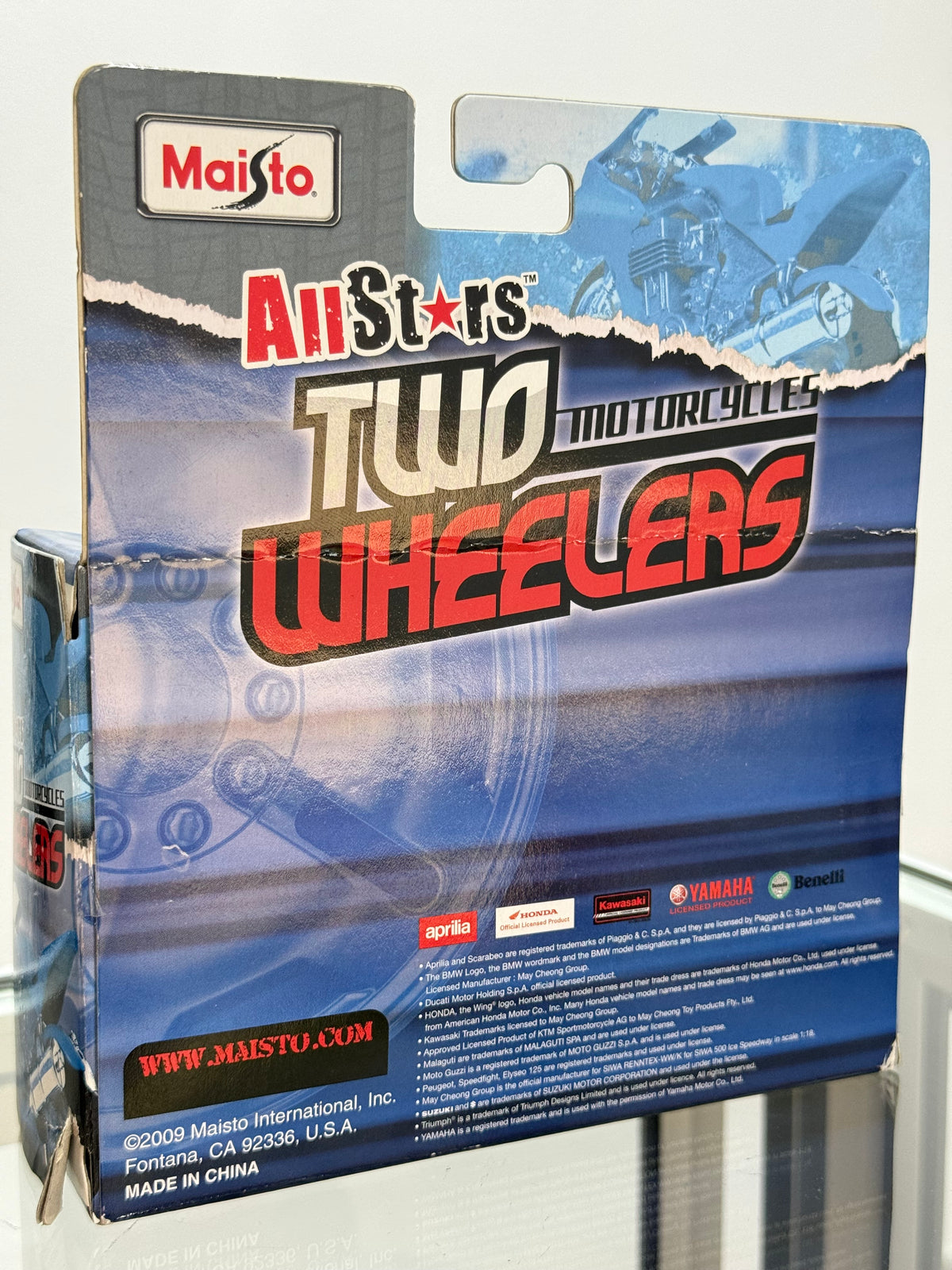 Motocicleta Honda XR400R año 2003 escala 1/18 MAISTO