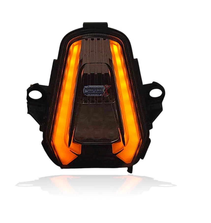 Stop led integrado ahumado Honda CB500 2024–2026 / CB500 Hornet 2024–2026 / CB500R 2024–2025 / CB650 2024–2025 / CB650R 2024–2026 / CBR650R 2024–2026 / CB1000 Hornet 2025–2026 / CB1000 Hornet SP 2025–2026 / CB1000GT 2026